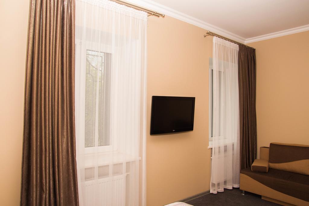 Yuzhniy Dvorik Aparthotel Odesa Exterior photo
